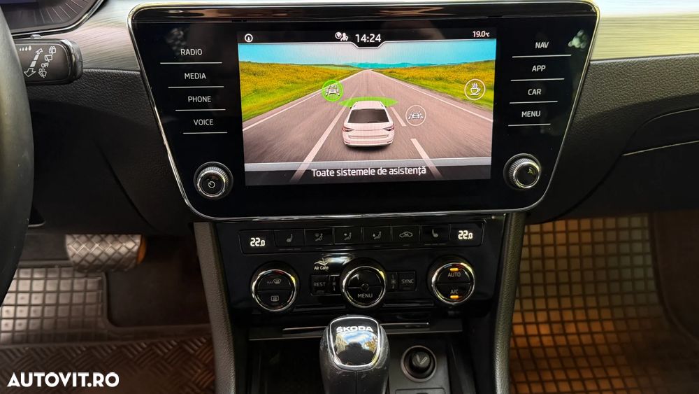 Skoda Superb Combi 2.0 TDI DSG Ambition - 25