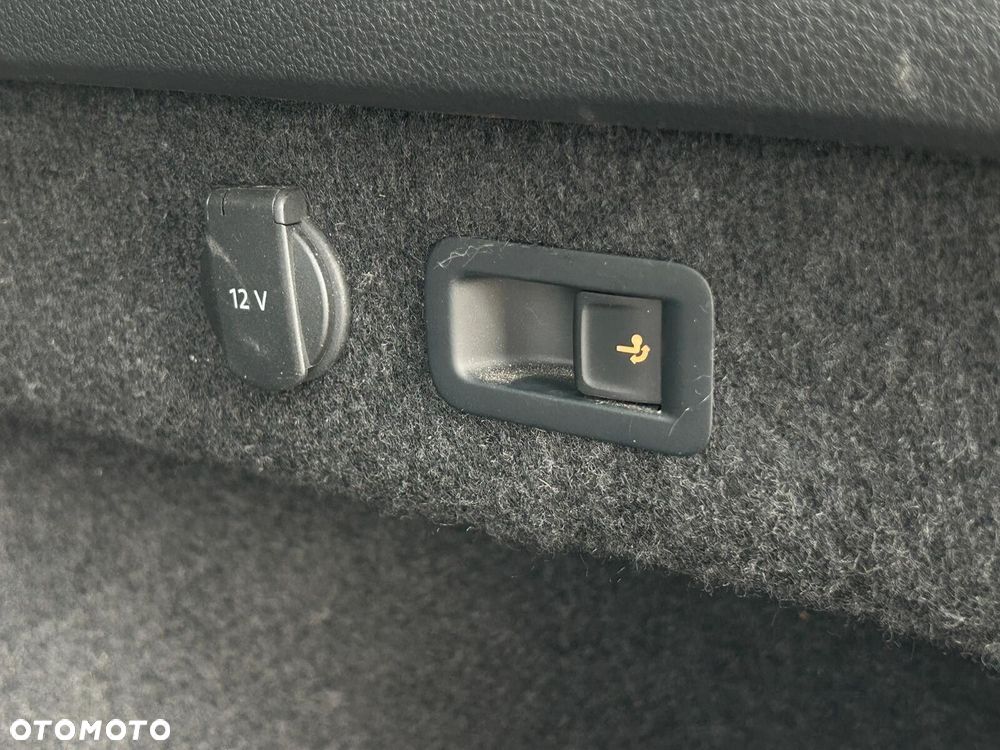 Volkswagen Passat Variant 2.0 TDI EVO Elegance DSG - 36