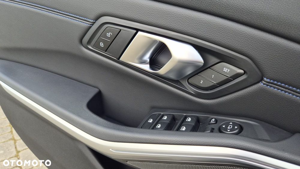 BMW Seria 3 - 22