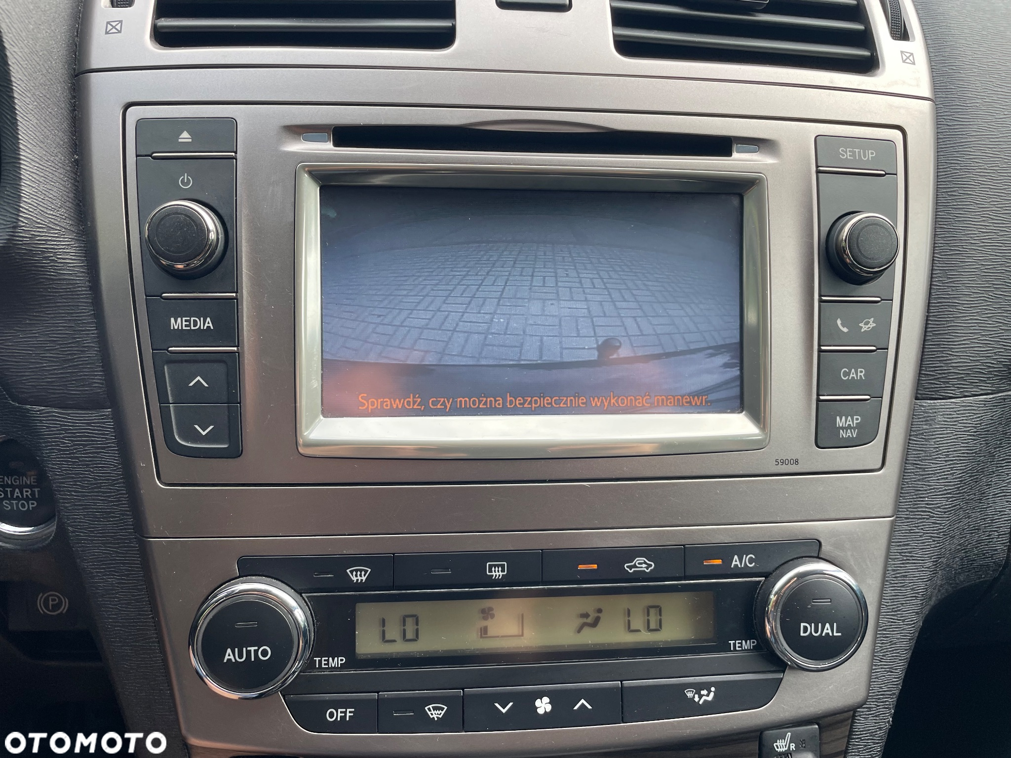 Toyota Avensis 1.8 Executive - 29