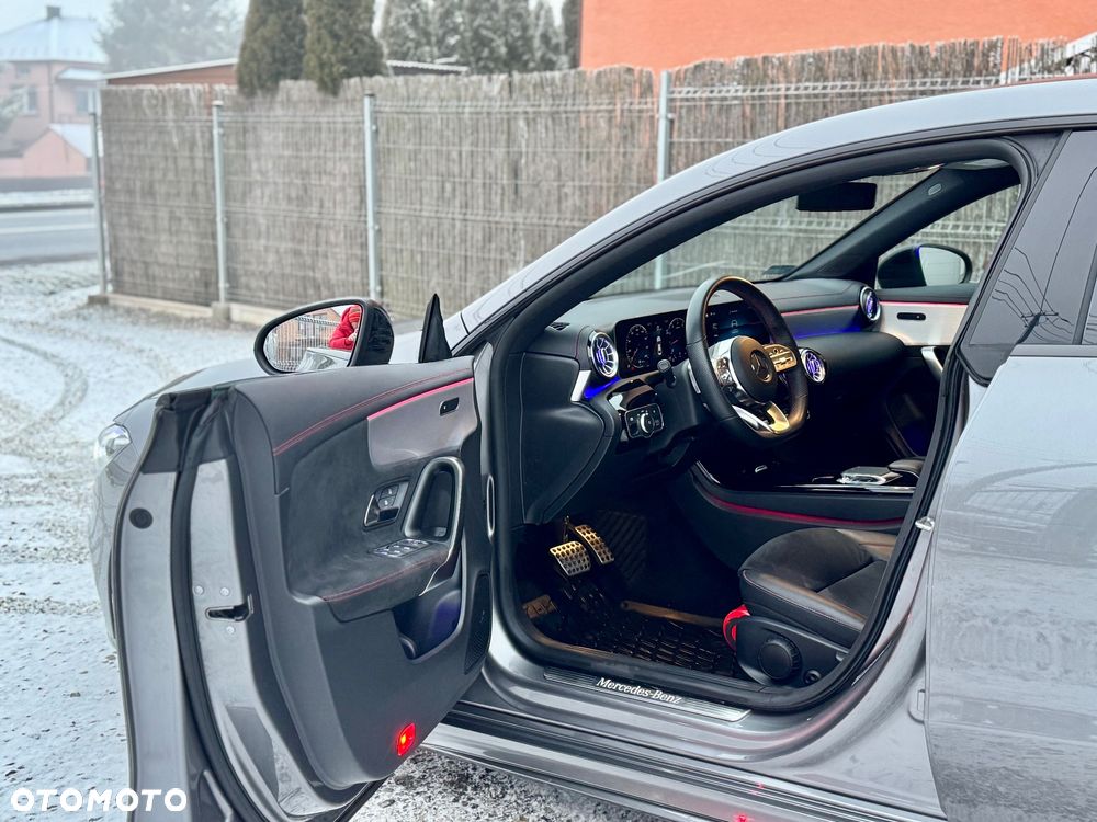 Mercedes-Benz CLA 200 AMG Line 7G-DCT - 12
