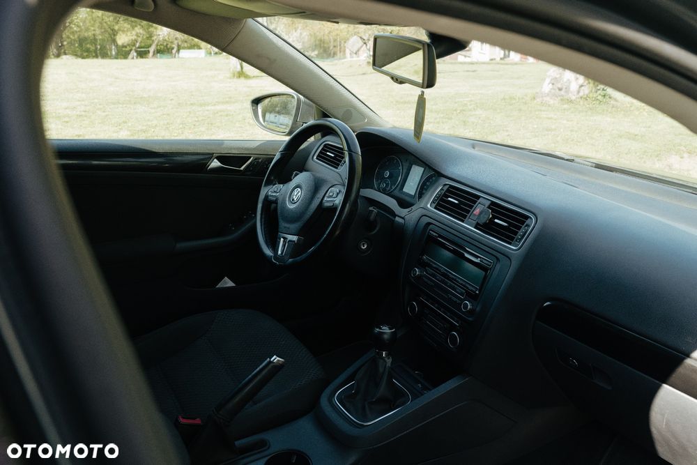 Volkswagen Jetta 1.6 TDI BMT Comfortline - 10