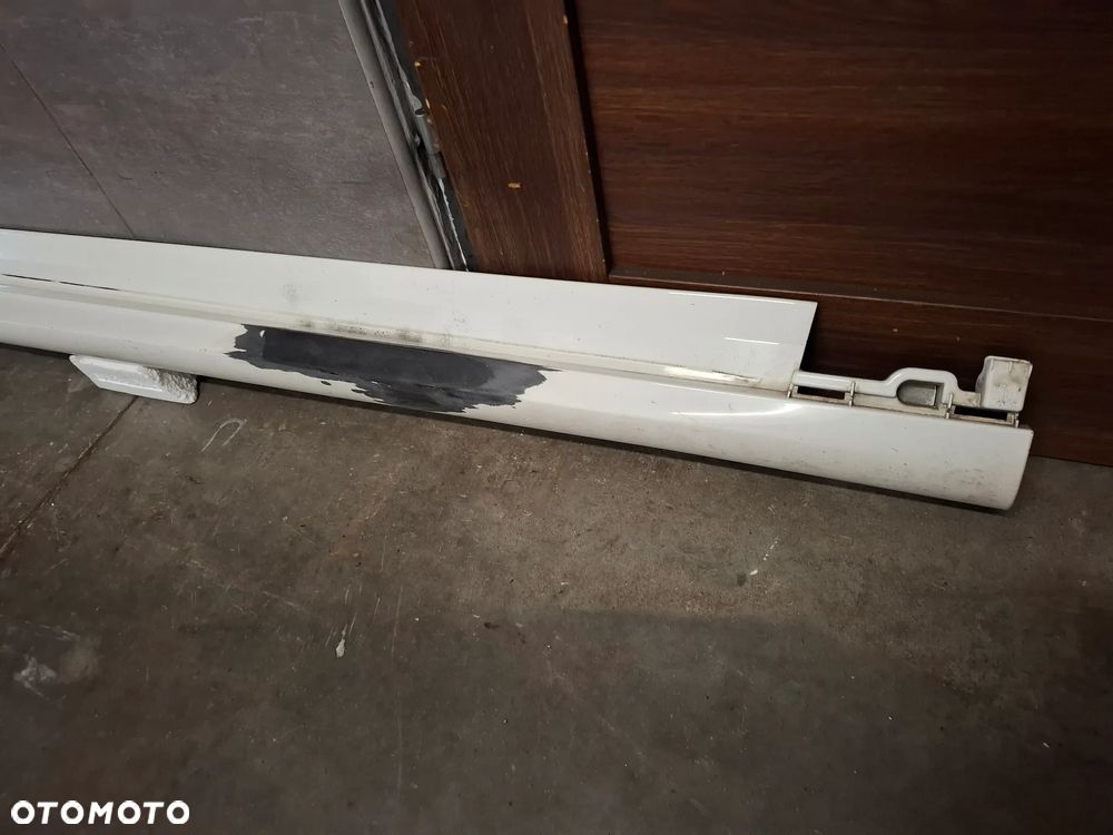 Próg nakładka progowa prawy bok BMW X3 F25 2011 rok m-pakiet kolor 300 nr 8048172 - 3