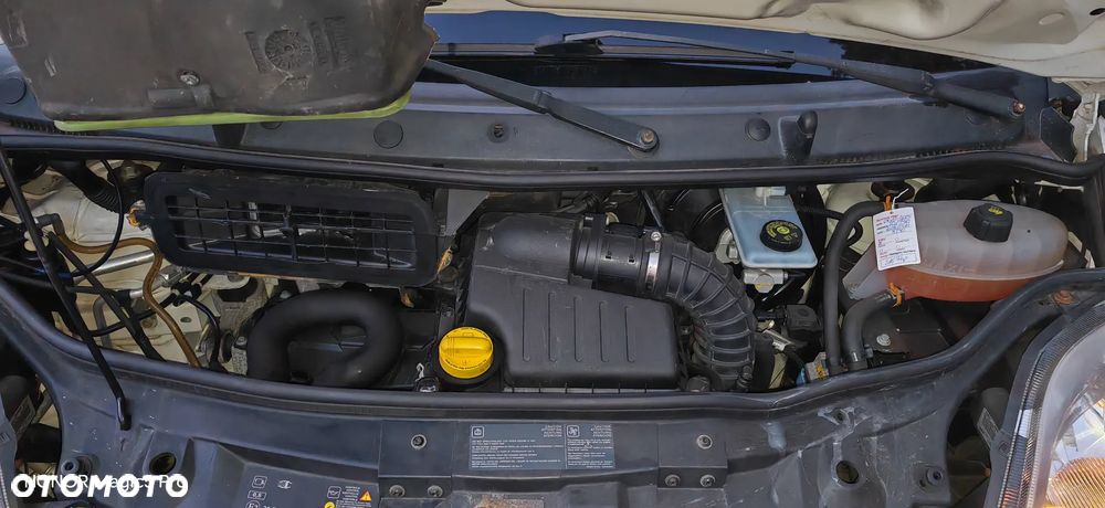 Renault Trafic - 25