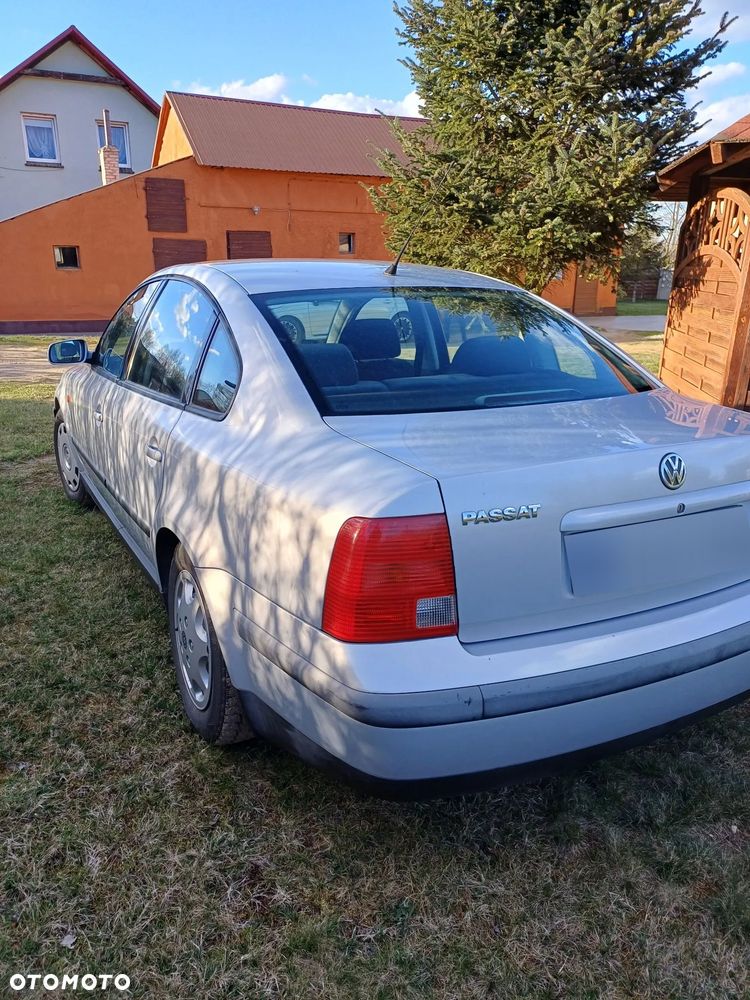 Volkswagen Passat 1.6 CL - 3