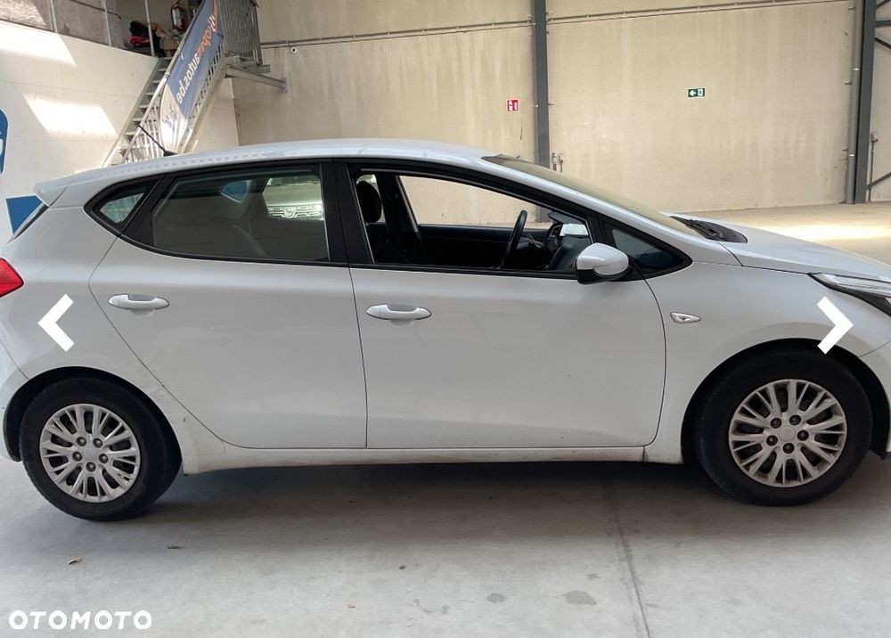 Hyundai i30 1.4 Blue Comfort - 4