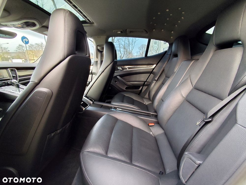 Porsche Panamera 4S PDK - 8