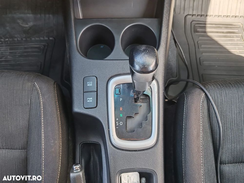 Toyota Hilux 2.4D 150CP 4x4 Double Cab AT Executive - 16
