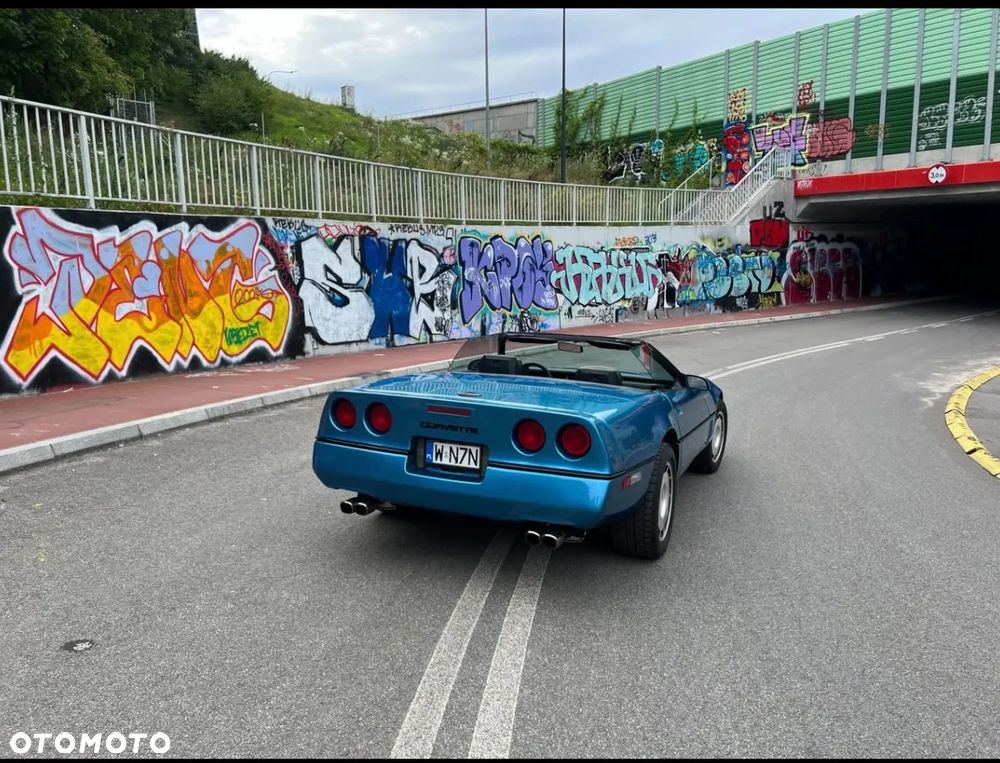 Chevrolet Corvette - 9