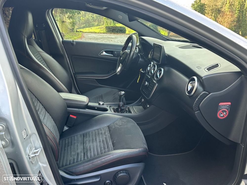 Mercedes-Benz A 180 d AMG Line - 19