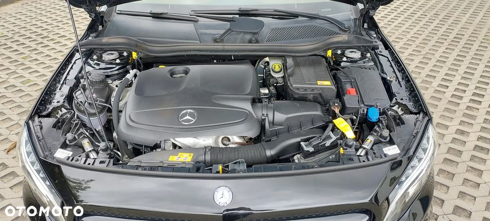 Mercedes-Benz GLA - 16