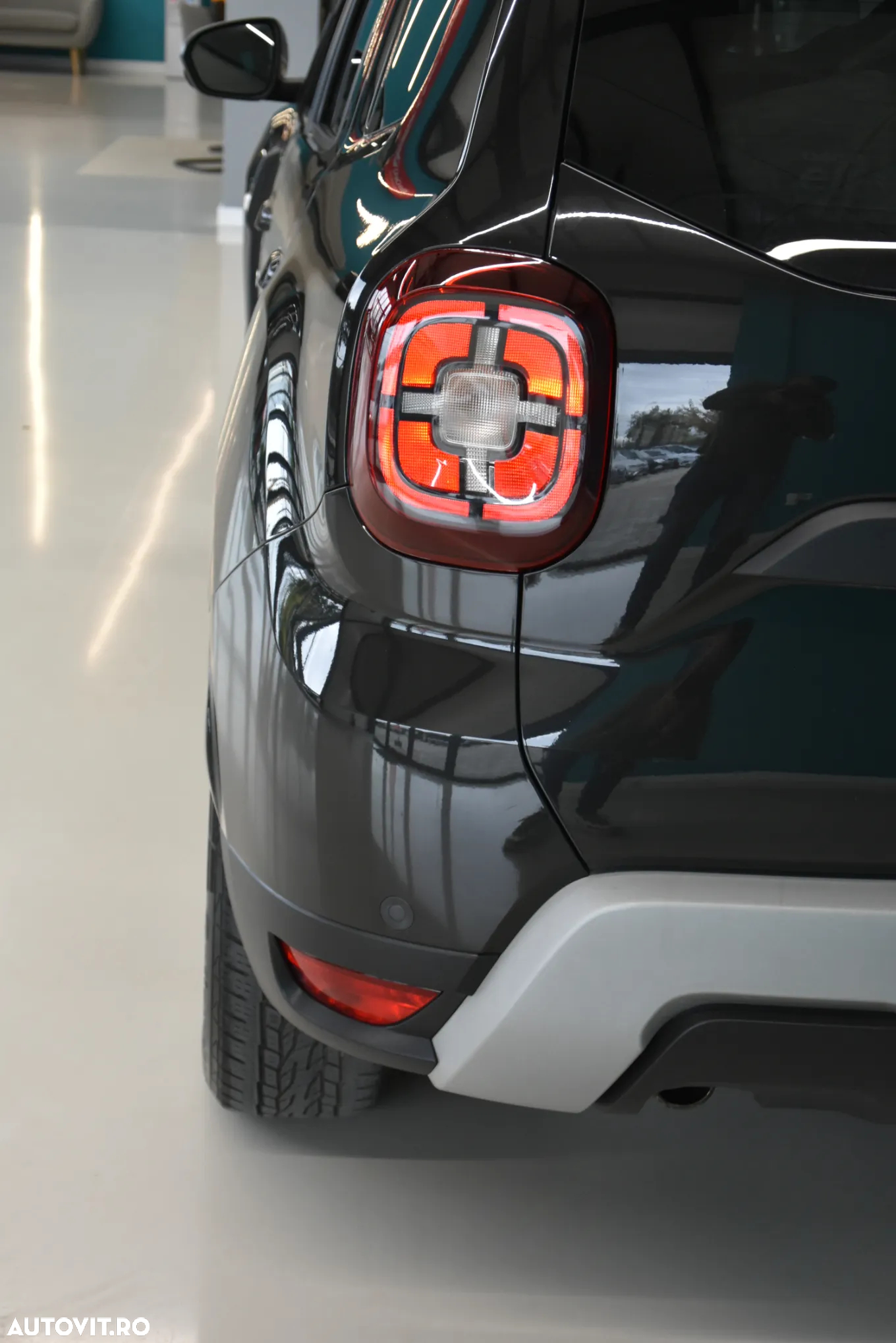 Dacia Duster 1.6 SCe Comfort - 36
