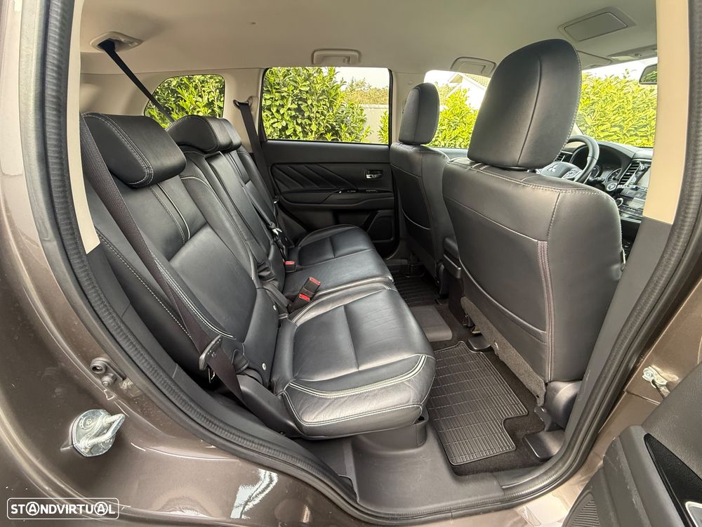 Mitsubishi Outlander 2.0 Instyle Navi - 29