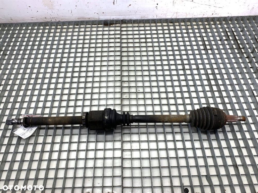 PÓŁOŚ PRAWY PRZÓD  RENAULT MEGANE II Kombi (KM0/1_) 2003 - 2012 1.5 dCi (KM16, KM1E) 78 kW [106 - 1