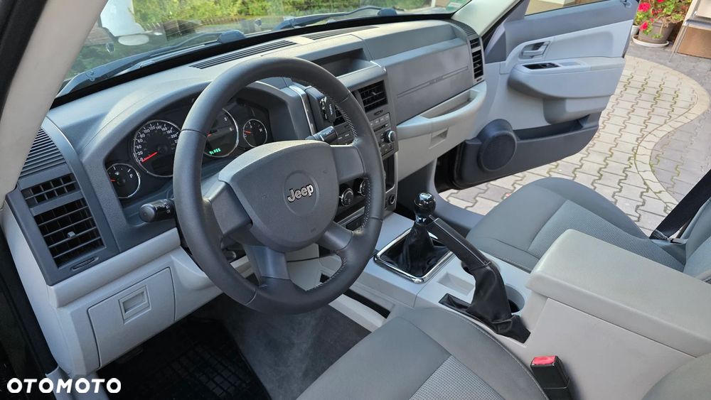Jeep Cherokee 2.8 CRD DPF Sport - 6