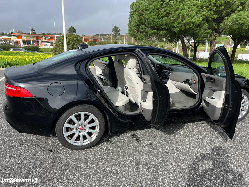 Jaguar XE 2.0 D Prestige AWD Aut. - 28