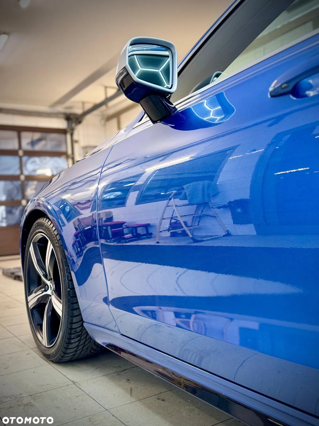 Volvo V90 D5 AWD R-Design - 4