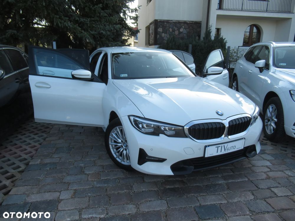 BMW Seria 3 318i Sport Line - 40