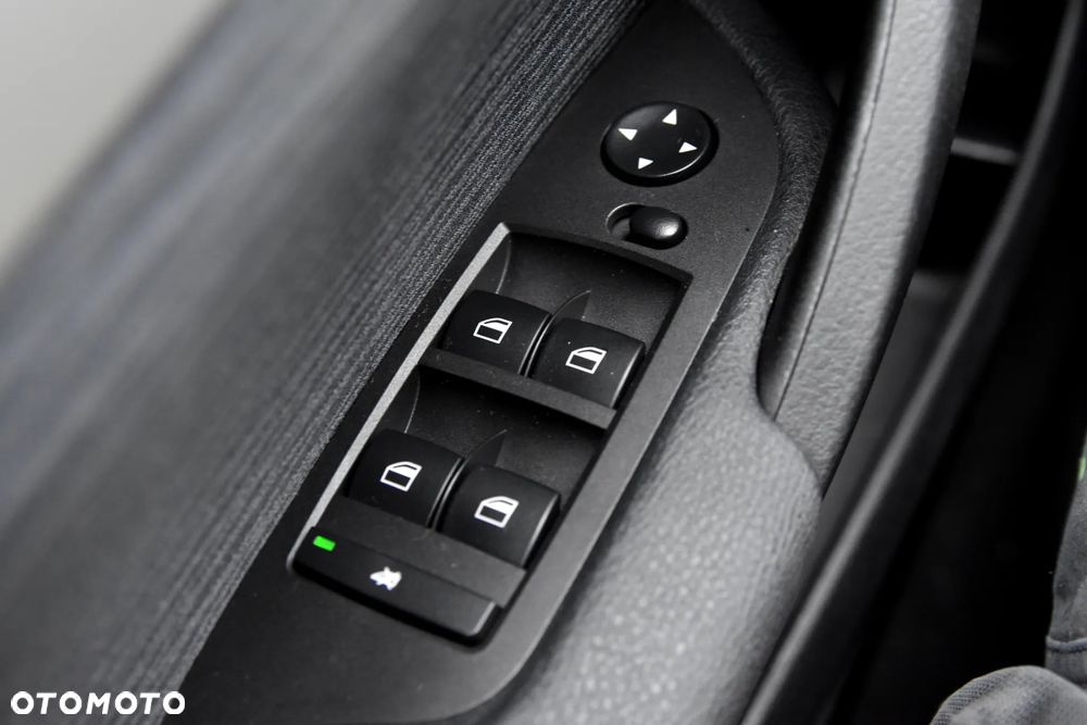 BMW X1 xDrive18d xLine - 25