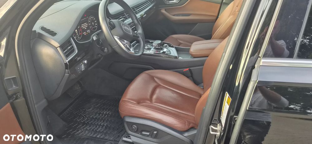 Audi Q7 3.0 TFSI Quattro Tiptr - 9
