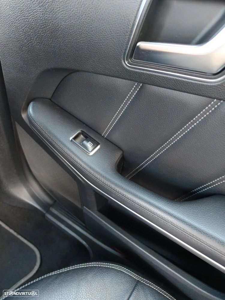 Mercedes-Benz E 220 BlueTEC BE Edition Auto. - 42