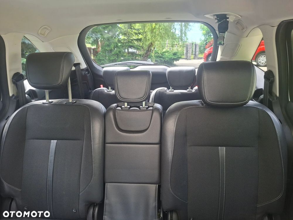 Ford Grand C-MAX - 13