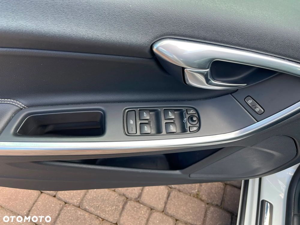 Volvo S60 D4 Geartronic Momentum - 16