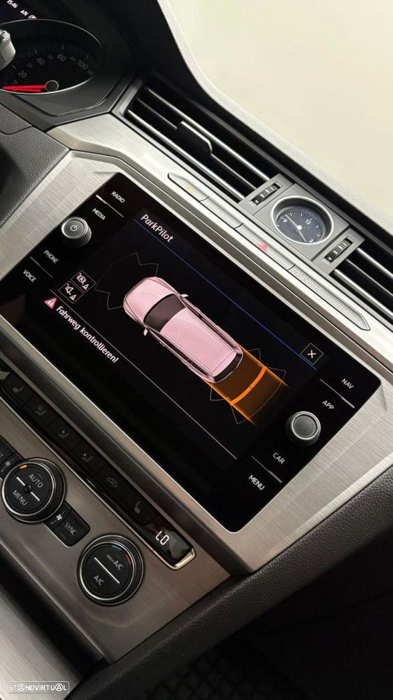 VW Passat Variant 1.6 TDI (BlueMotion ) DSG Trendline - 25