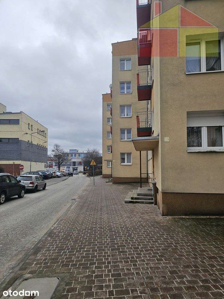 Mieszkanie w centrum Żar, w bloku z balkonem