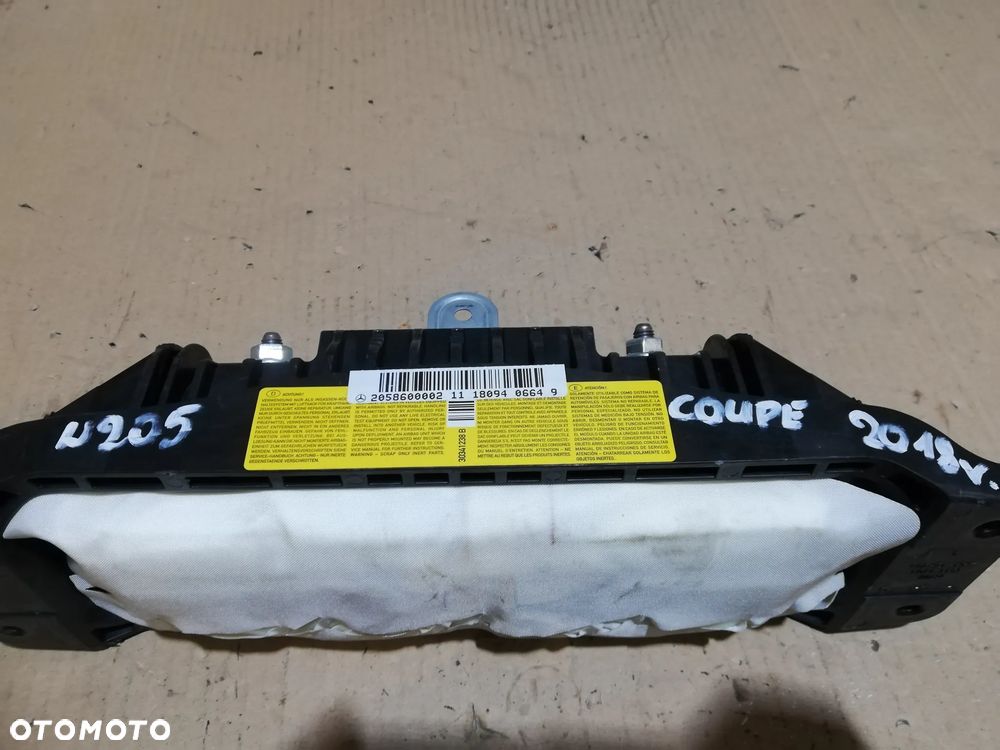 MERCEDES C W205 AIRBAG PASAŻERA A2058600002 ORG - 2
