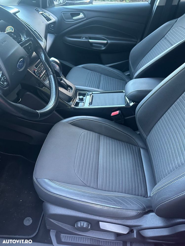 Ford Kuga 2.0 TDCi 4WD Powershift Titanium - 6