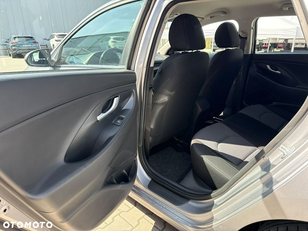 Hyundai i30 1.5 DPI Classic + - 14