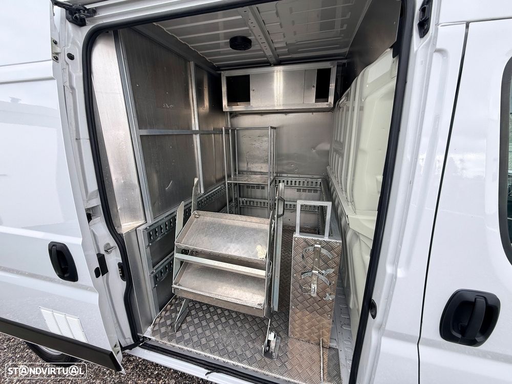 Peugeot Boxer 2.2 BlueHDi 335 L2H2 - 18