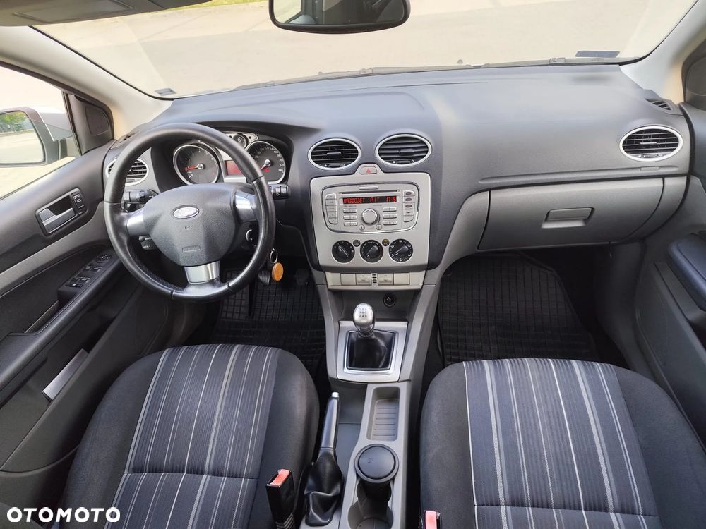 Ford Focus 1.6 16V Ambiente - 7