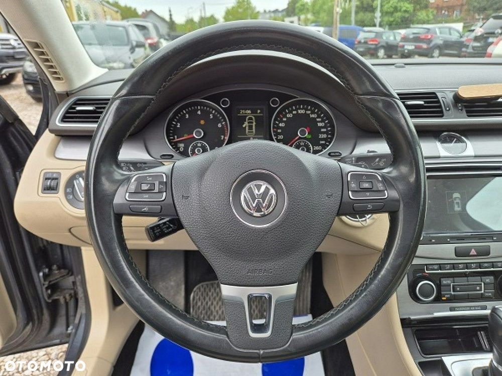 Volkswagen Passat - 19