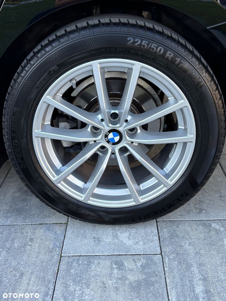 BMW Seria 3 318d Touring - 13