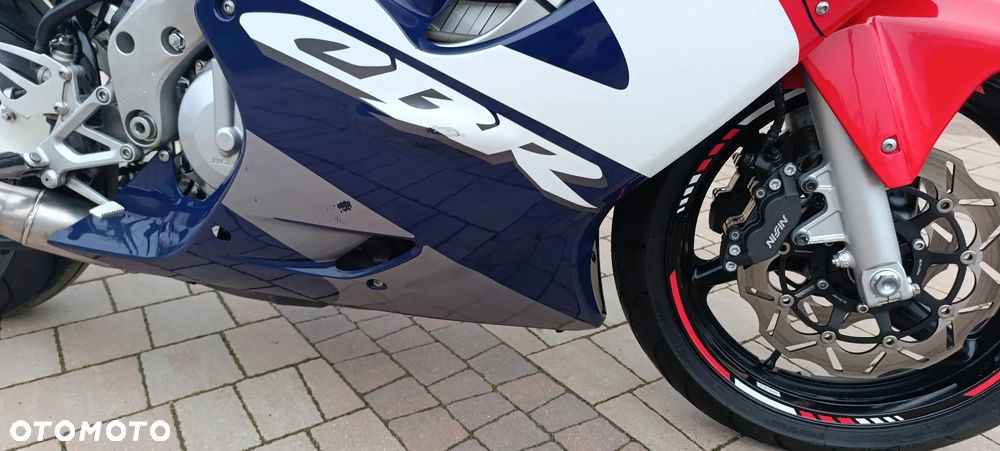 Honda CBR - 26