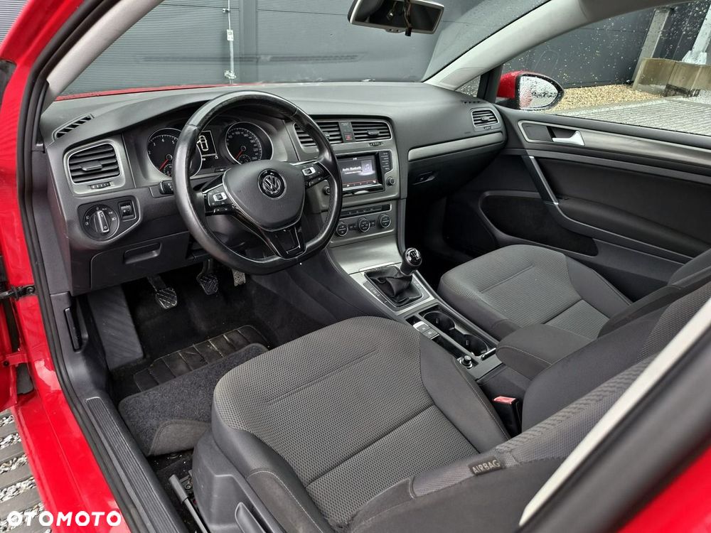 Volkswagen Golf - 10