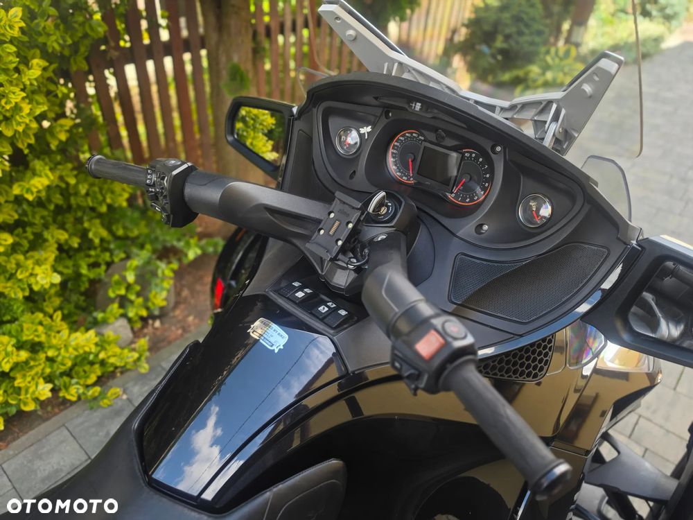 Can-Am Spyder - 8