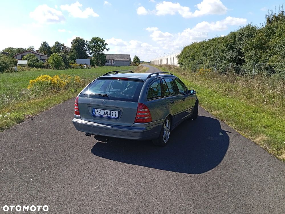 Mercedes-Benz Klasa C 220 CDI Elegance - 3