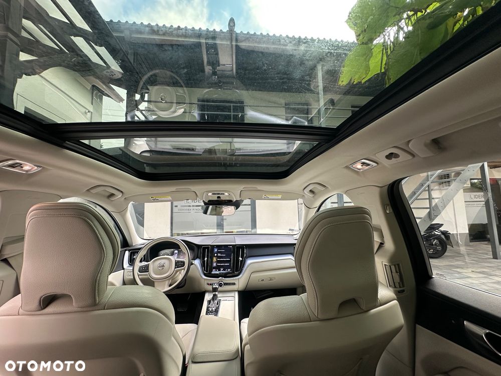 Volvo XC 60 T5 AWD Momentum - 19