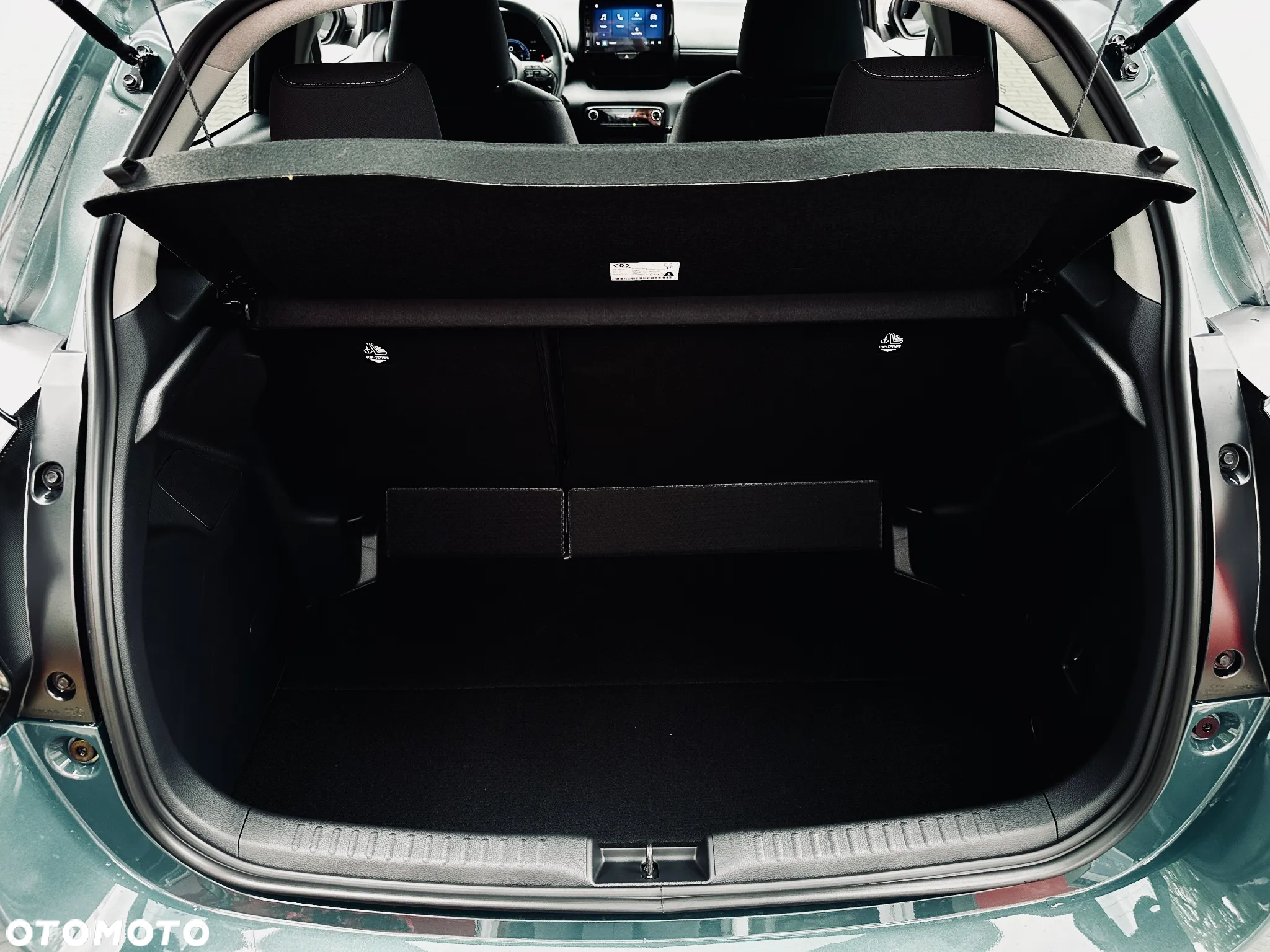 Toyota Yaris Hybrid 1.5 Style - 11