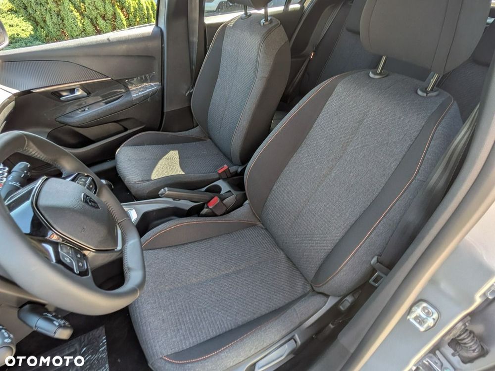Peugeot 208 - 9