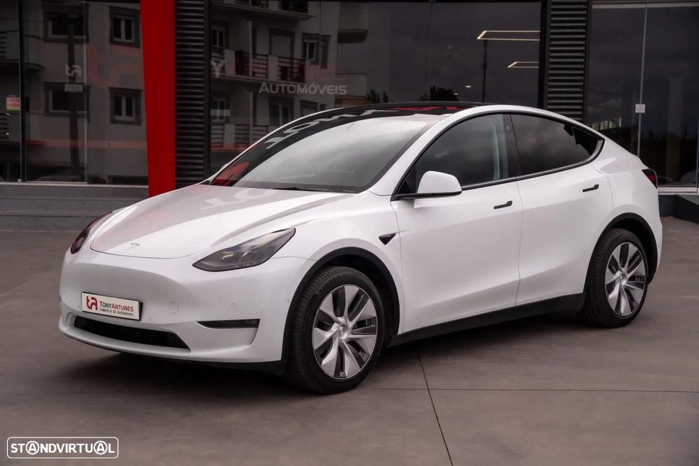 Tesla Model Y Long Range Dual Motor AWD - 24