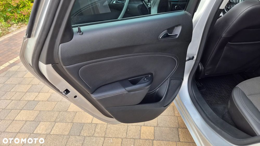 Opel Astra 1.4 T Cosmo - 19
