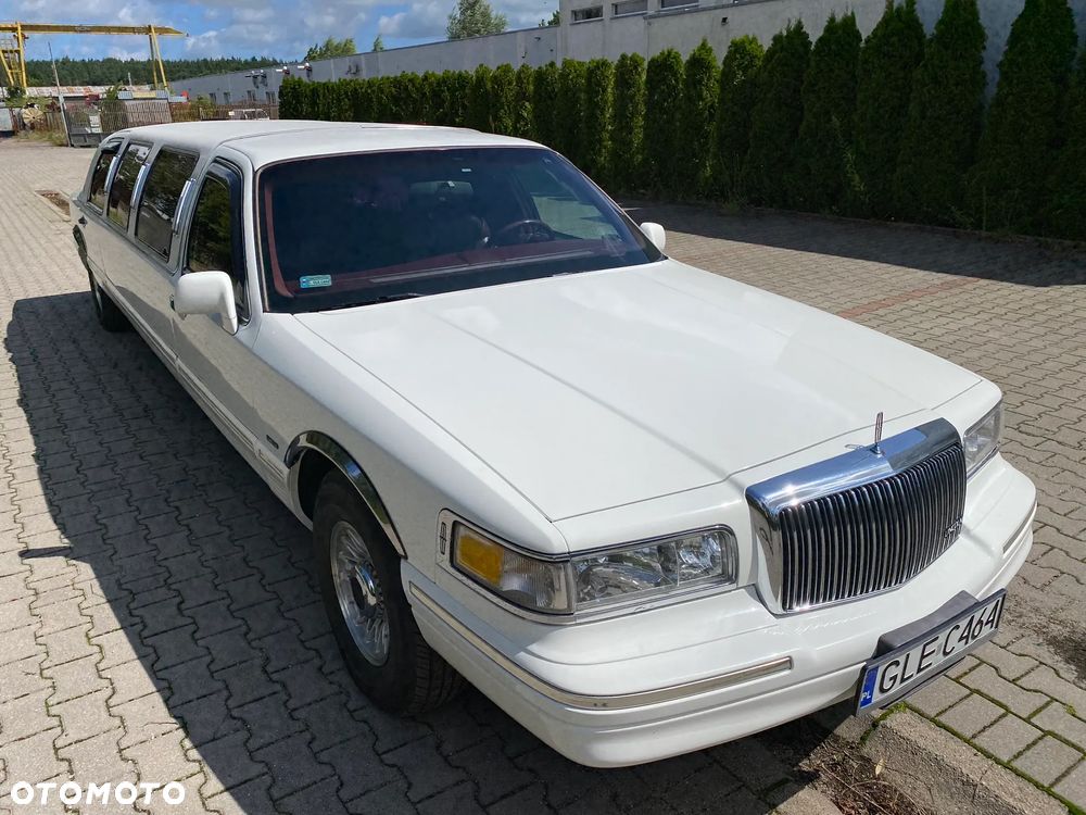 Lincoln Town Car ver-4-6-executive - 4