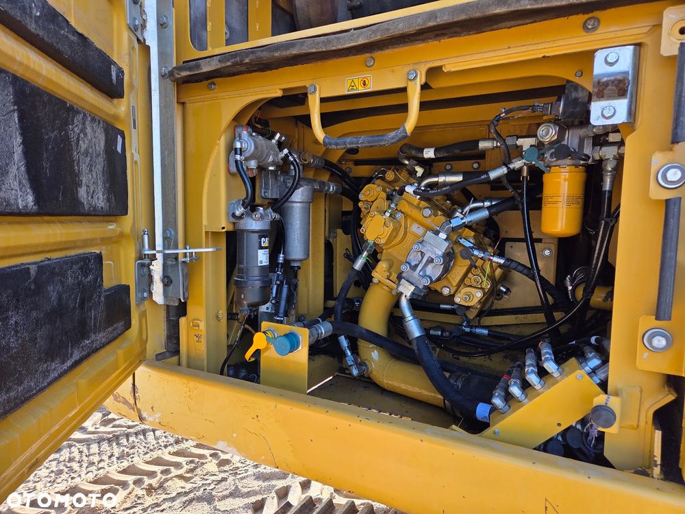 Caterpillar 329E - 13