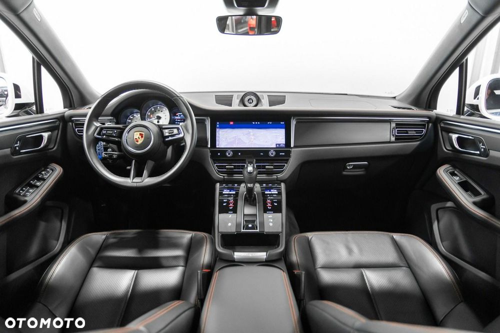 Porsche Macan Standard - 24