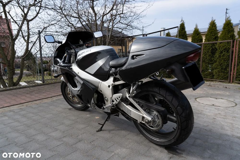 Suzuki GSX-R - 7