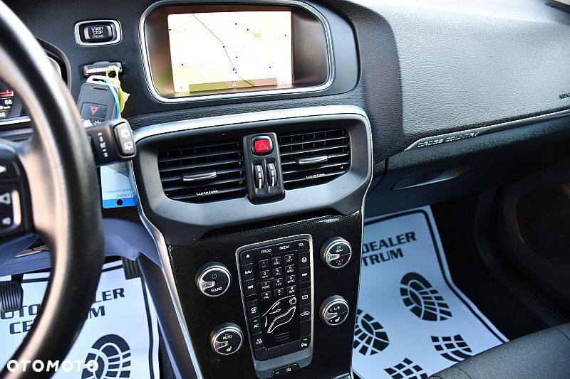 Volvo V40 Cross Country D2 Momentum - 15